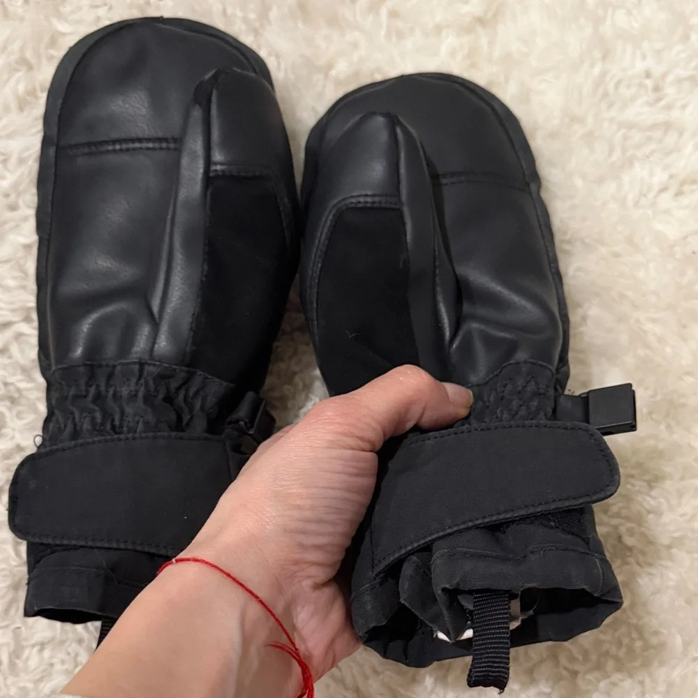 Canada Goose Black Kids Mittens with Red Logo Patch L-XL